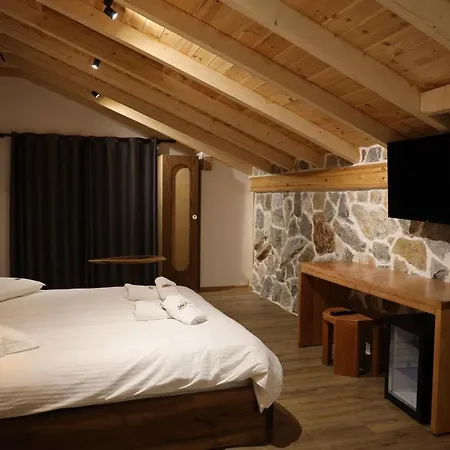 Sofra Kolonjare Hotel