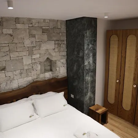 Sofra Kolonjare Hotel