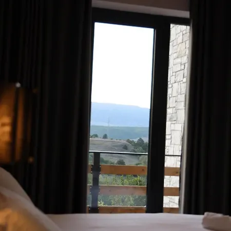 ホテル Sofra Kolonjare Ersekë