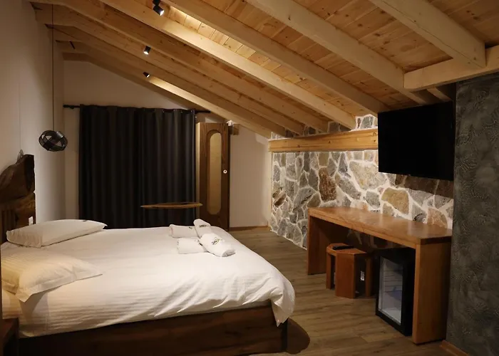 Sofra Kolonjare 酒店