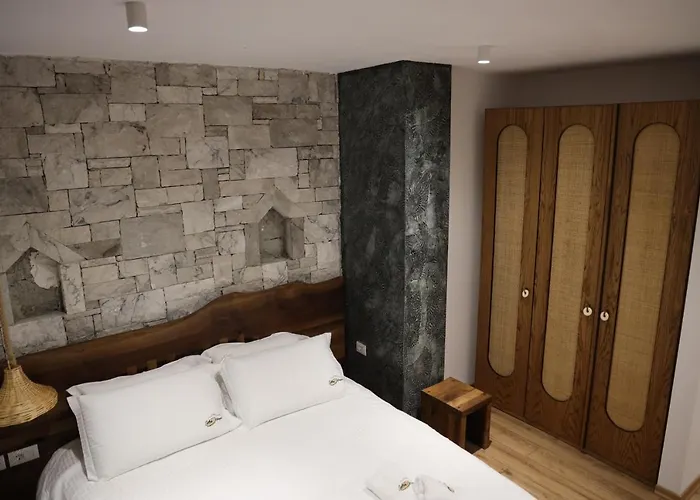 Sofra Kolonjare 酒店