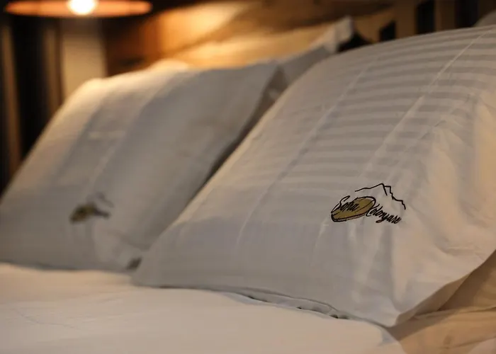 酒店 Sofra Kolonjare