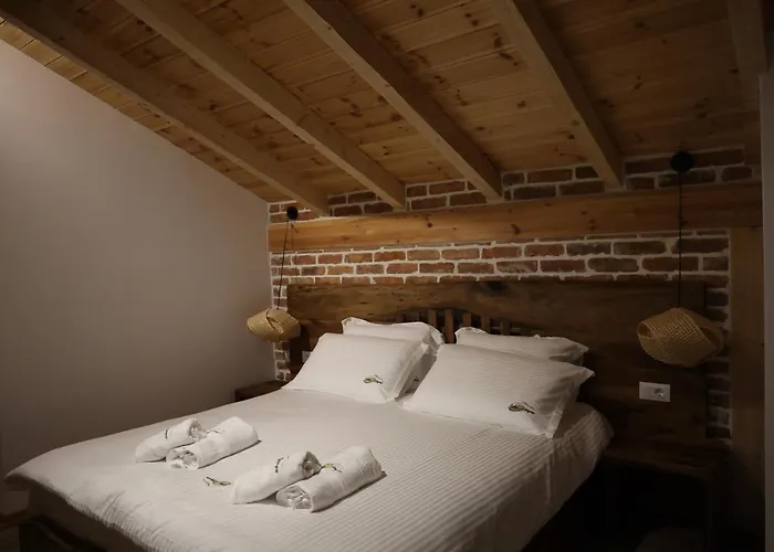 酒店 Sofra Kolonjare