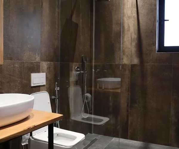 Sofra Kolonjare Szálloda